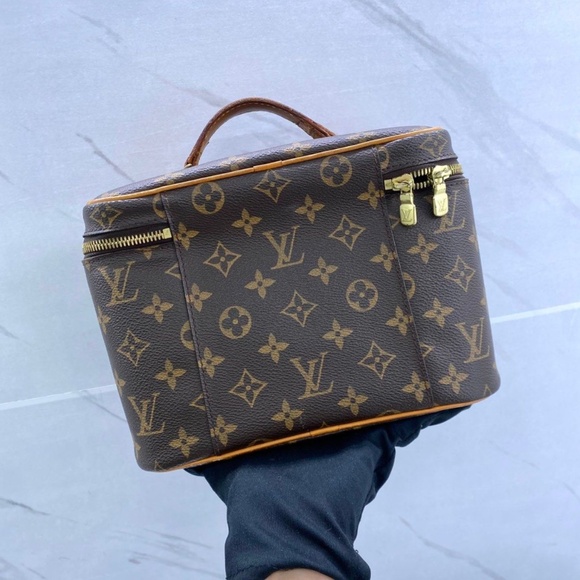 Authentic Louis Vuitton Nice BB Vanity with Receipt. Price FIRM - Picture 2 of 8